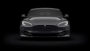 Tesla sfida la Borsa e nega il richiamo delle vetture