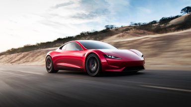 Tesla Roadster: Musk annuncia novità in arrivo a fine anno