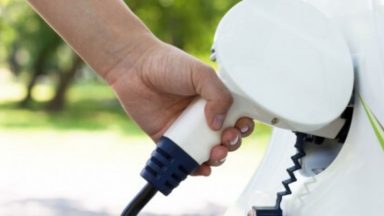 Auto elettriche: come trovare le colonnine sul navigatore