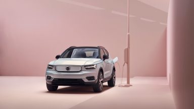 Nuova Volvo XC40: in arrivo il restyling di metà carriera