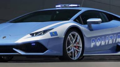 La Polizia in Lamborghini a 230 km/h per una giusta causa