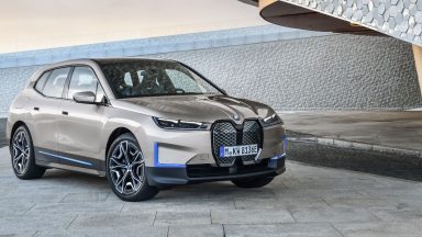 BMW: Vision iNEXT diventa iX, in arrivo a fine 2021