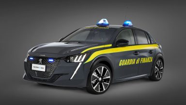 Peugeot e-208: auto elettrica per la Guardia di Finanza