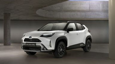 Nuova Toyota Yaris Cross: le speciali Adventure e Premiere