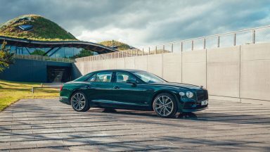 Bentley Flying Spur Hybrid: ammiraglia a propulsione ibrida