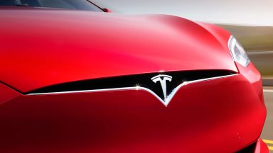 Tesla, guida autonoma in abbonamento a 199 dollari