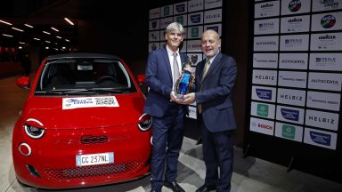 Nuova Fiat 500: la citycar elettrica eletta Auto Europa 2022