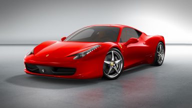 Perde il controllo della Ferrari 458 Italia e sbatte | Video