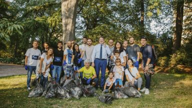 La Maserati Family unita per l'ambiente nella Clean Up Walk