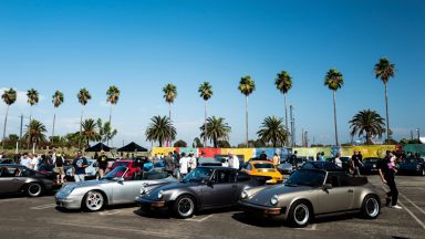 Porsche con raffreddamento ad aria in festa a Los Angeles